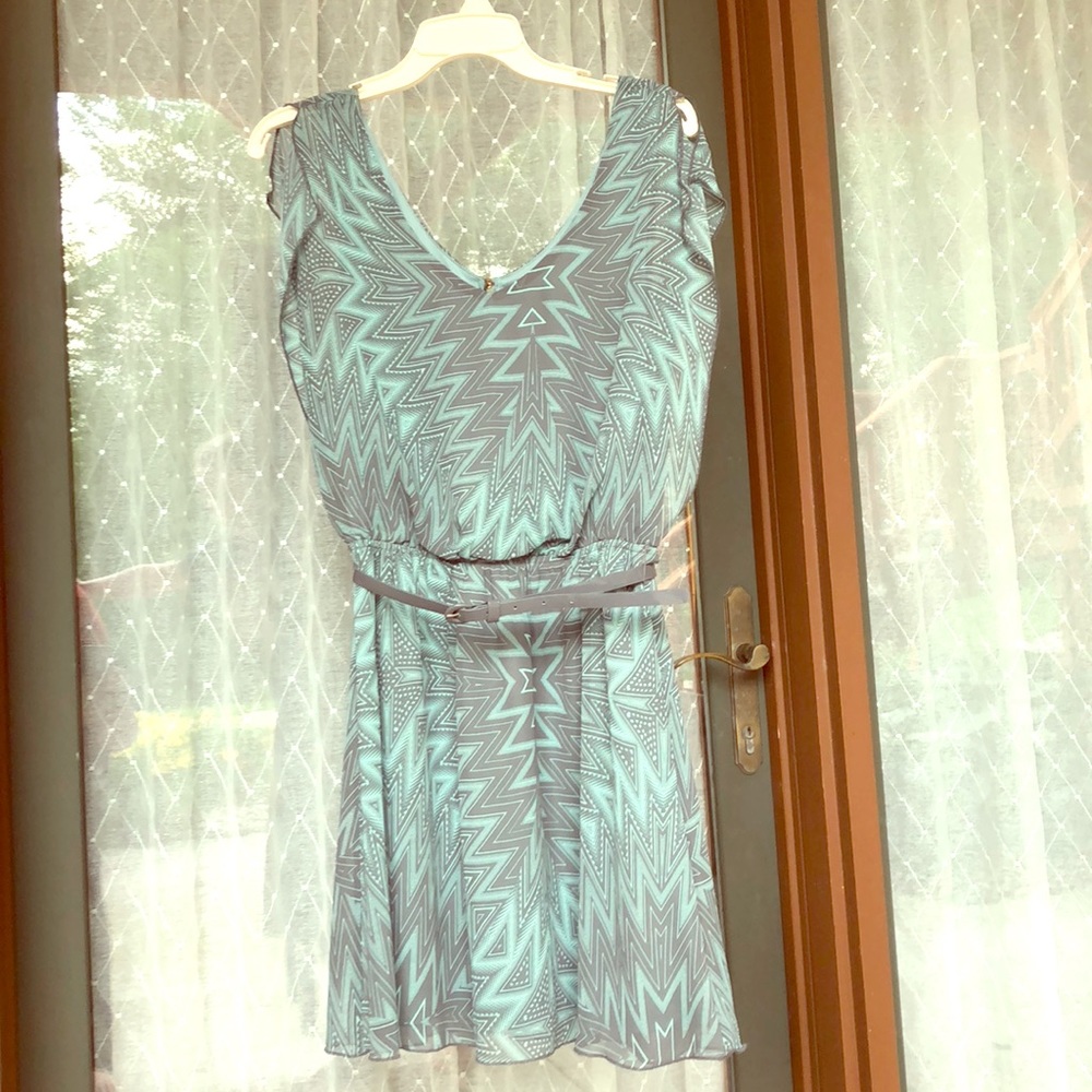 Speckless gray & turquoise geometric dress w/ belt